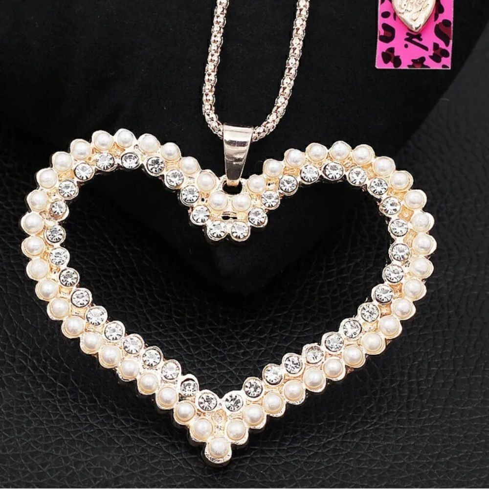 NECKLACE! Betsey Johnson Heart Faux Pearl & Diamond Pendant BNWT